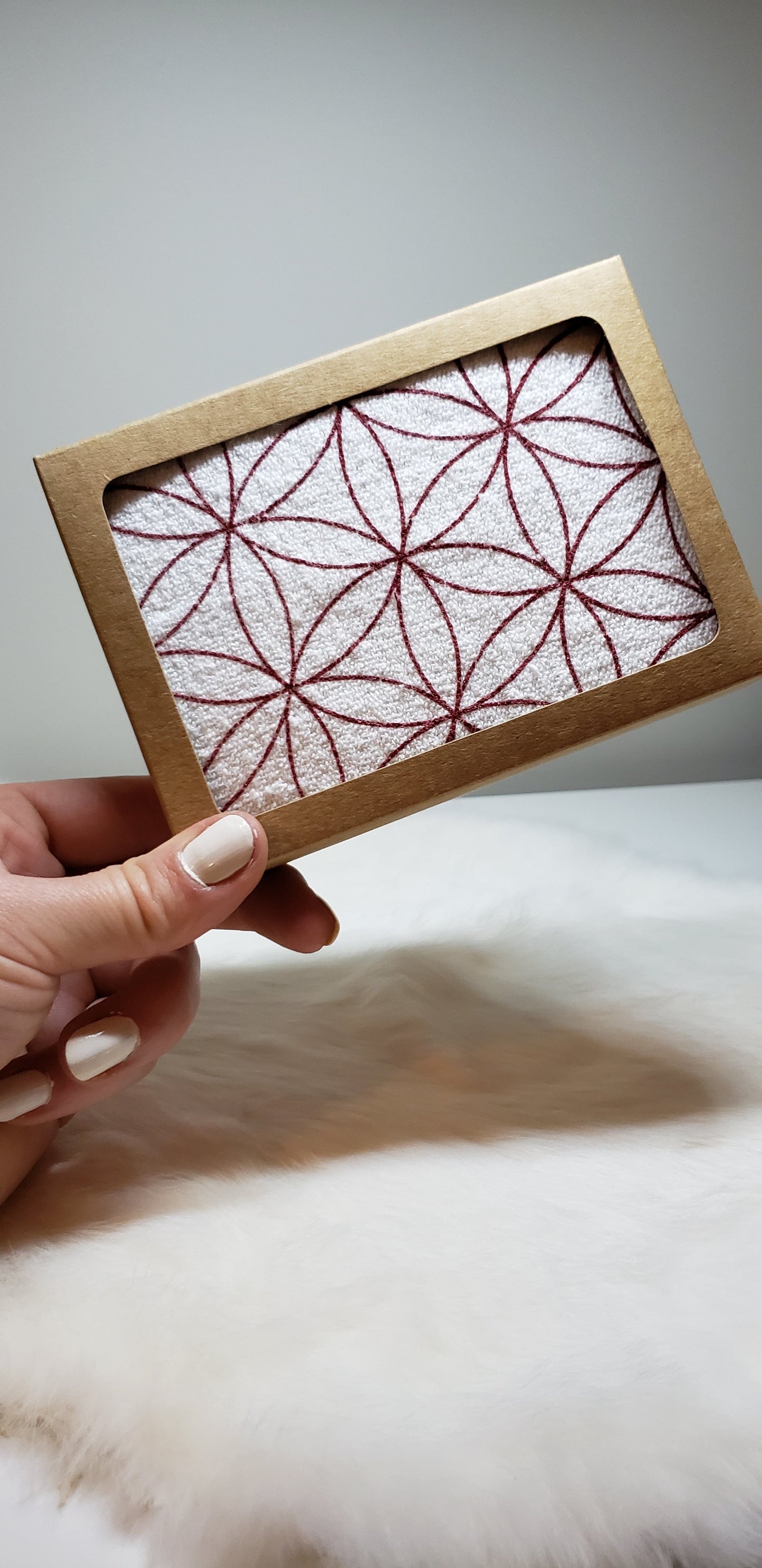 Crystal Grid Kit - 18 Starter Crystals, 1 Cloth Grid
